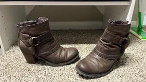 Short brown heeled boots thumbnail 3