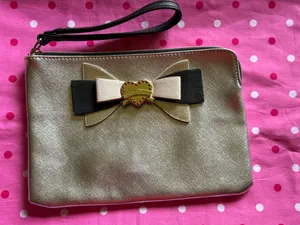 Betsey Johnson Silver Beige Black Gold Metallic Bow Wristlet Clutch Bag thumbnail 1