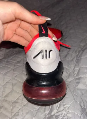 Nike Air Max 270 Shoes thumbnail 4
