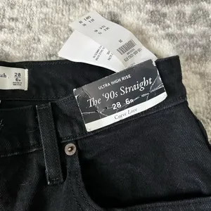 NEW Abercrombie & Fitch The 90s Straight Ultra High Rise Curve Love thumbnail 7