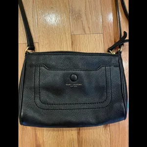 Marc Jacobs EUC  Black Crossbody Bag thumbnail 2