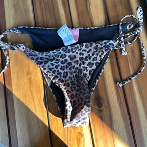 Hunkemoller Leopard Bikini Bottom Size XS thumbnail 1