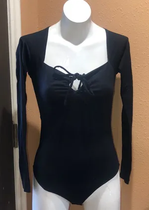 Abercrombie and Fitch black long sleeve bodysuit thumbnail 1