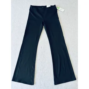 NWT Women's Gaiam Black Stretch Yoga Pants - Medium thumbnail 2