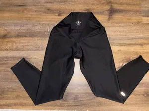 Alo Yoga Black Airlift Leggings 7/8 Size M thumbnail 4