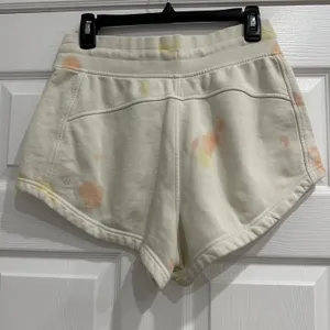 Lululemon Inner Glow High Rise Short 3” Size 6 Tie Dye thumbnail 5