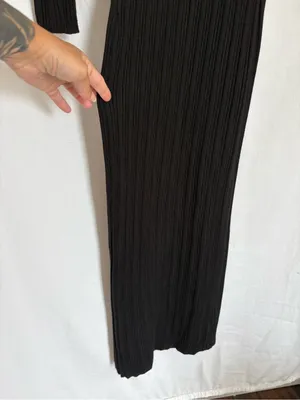 Almost Famous Long Sleeve Black Ribbed Knit Maxi Dress small thumbnail 8