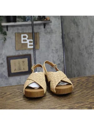 NWT Style & Co. Wood Criss Cross Heeled Sandals Creme Off White / Tan Brown 5M thumbnail 3