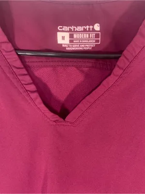 Carhartt Women's Short Sleeve V-Neck Top in Burgundy Size Medium thumbnail 3