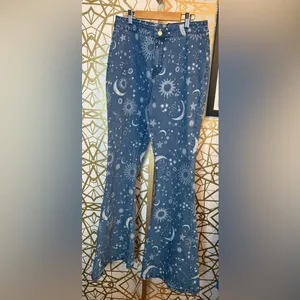 NWT WISTERIA LANE Sun and Moons Bellbottoms, L thumbnail 2