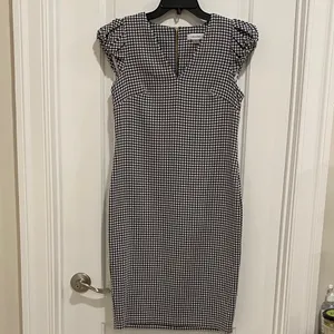 Calvin Klein Gingham Ruffle Puff Sleeve Black & White V neck Midi Dress size 6 thumbnail 2