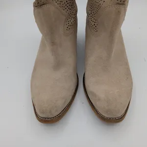 BCBGeneration‎ Bastille Taupe Suede Perforated Western Boots Womens 7.5B 37.5 thumbnail 4