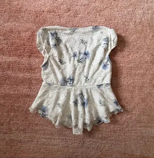 La Peche Ivory Blue Floral Lace Peplum Top Size M thumbnail 9