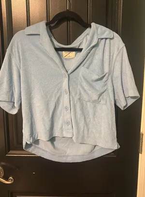 Abercrombie cropped sweater/top thumbnail 1