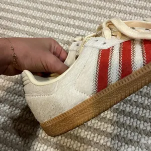 adidas Samba OG Pony Hair Wonder Beige / Cream White / Better Scarlet thumbnail 3