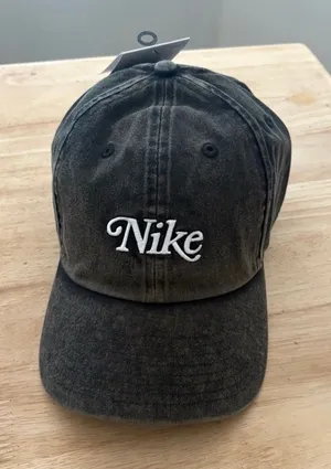Nike Hat thumbnail 1