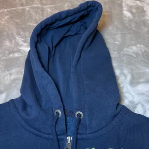 Aeropostale Womens Size Medium Zipped Hoodie Jacket Navy Blue Graphic Sweatshirt thumbnail 5