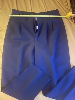 Tailored Straight-Leg Women's Dress Pants in Black thumbnail 1