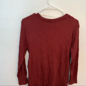 Democracy Women's Size Medium‎ Side Ruched V-Neck Blouse in Bran Burnt Orange thumbnail 11
