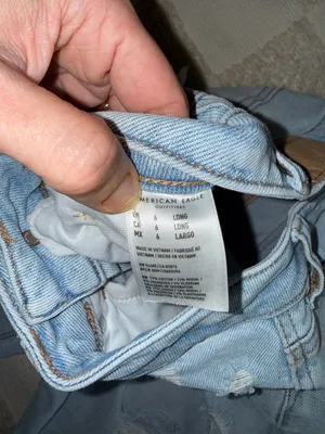 American‎ Eagle Highest Rise Mom Light Blue Distressed Jeans size 6 Long thumbnail 4