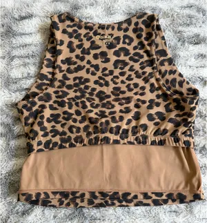 Oalka Athletic Cropped Tank - Cheetah Print Medium thumbnail 3