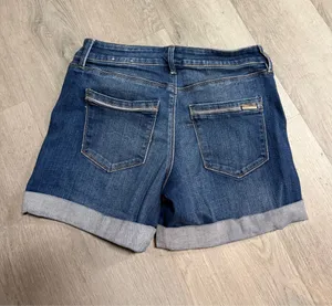 White House black market curvy 5” denim shorts thumbnail 4