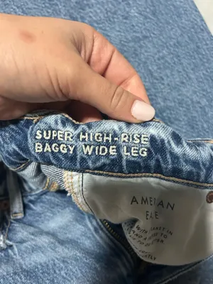American Eagle High-Rise Wide-Leg Jeans thumbnail 3