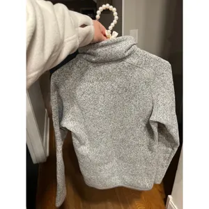 Patagonia woman's grey fleece size‎ XS thumbnail 3