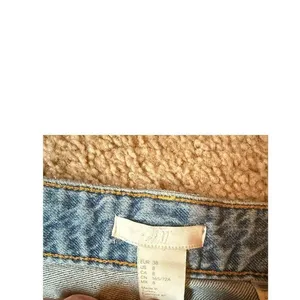 H & M Vintage Style Distressed Light Wash High Waist Mom‎ Jeans with Knee Rips thumbnail 5