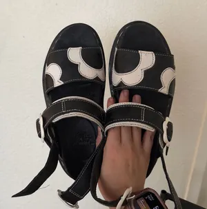 Dr. Martens Sandels thumbnail 1