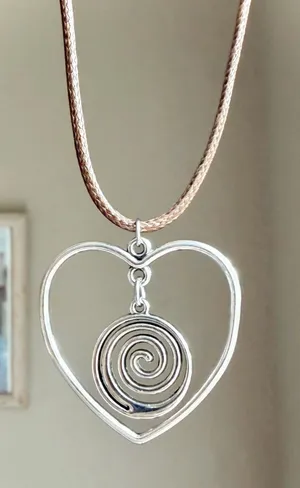 Handmade vintage antique goth style heart necklace 🙏❤️ thumbnail 1