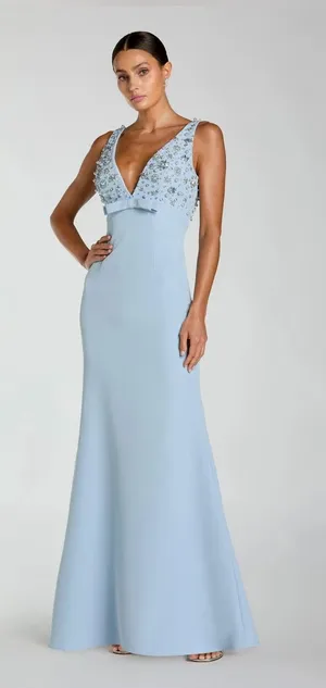 MAC DUGGAL Blue Sleeveless Embellished Crepe Gown With Bow Size 0 thumbnail 1