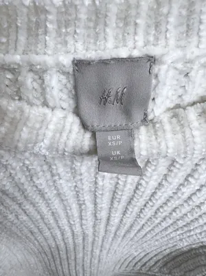 H&M Sweater thumbnail 3