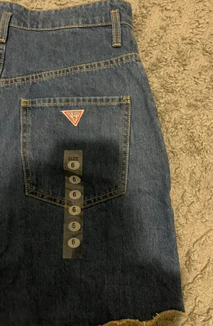 Guess Jean Shorts Size 6 thumbnail 3
