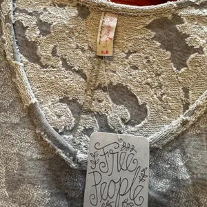 NWT‎ Free People top gray cold shoulder size m thumbnail 3