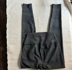 Alo Camo Leggings Yoga thumbnail 3