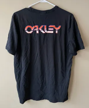 Oakley tee thumbnail 1