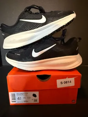 Nike Vomero 18 thumbnail 1