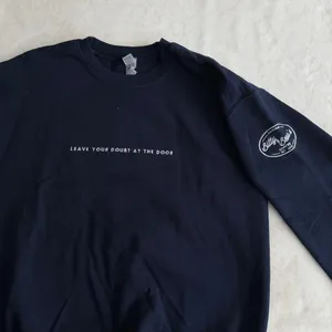 Bitty & Beau’s Coffee Leave Your Doubt At The Door Crewneck Size Medium thumbnail 3