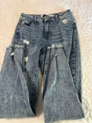 Loose fit ripped jeans thumbnail 3