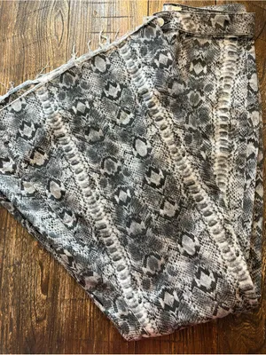 Free People Just Float On Flare Jeans Womens 31 Grey Snake Print Excellent Flare thumbnail 11