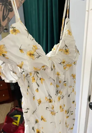 Dress thumbnail 4
