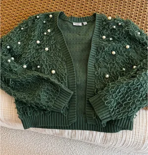 Mighty fine Forest green cardigan with pearl details thumbnail 4