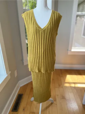 INDUSTRY Chartreuse Yellow Gold Ribbed V-Neck Knit Skirt Set Size Small thumbnail 12