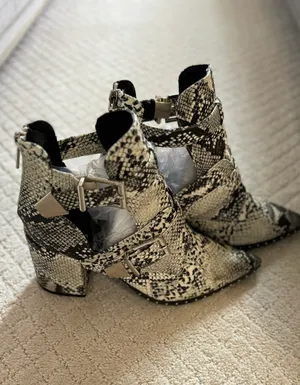 Qupid Snakeskin Western Booties thumbnail 3