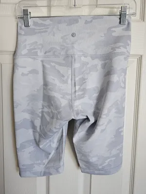 Lululemon thumbnail 1