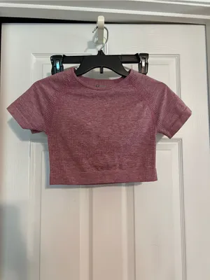 Seamless Short-Sleeve Crop Top in Mauve Pink thumbnail 2