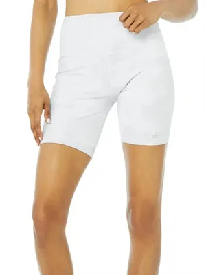Alo 8" High-Waist Vapor Short in White Camouflage thumbnail 1