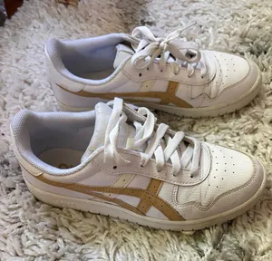 ASICS Japan women’s size 8.5 thumbnail 1