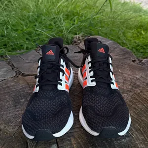 Adidas Ubounce DNA Men's Running Shoes Size 10.5 Black IG6002 thumbnail 2